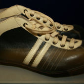 100 Jahre alte Fußballschuhe