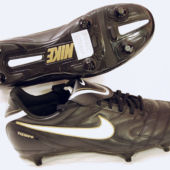 Nike-Fußballschuhe mit Stollen